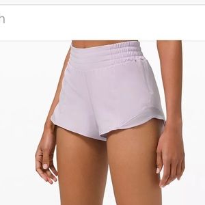 Lavender Hotty Hot 2.5” lulu lululemon shorts